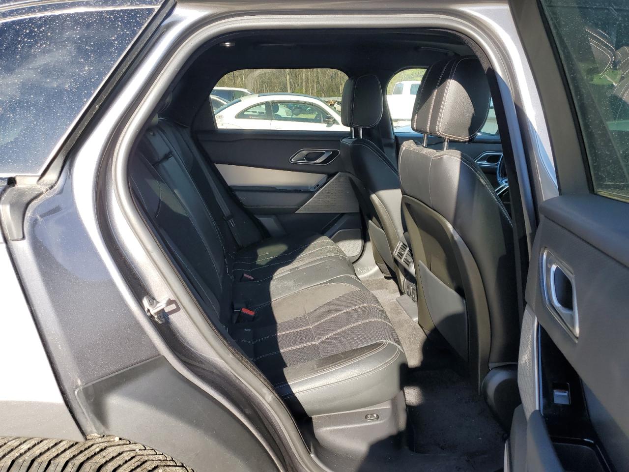 2019 Land Rover Range Rover VIN SALYL2EX3KA789603 Copart auction photo, front end damage thumbnail 11