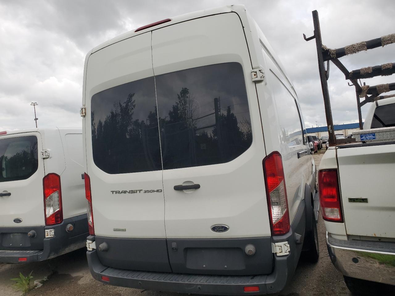 2017 Ford Transit VIN 1FTBF4XG3HKB35894 Copart auction photo, minor dent/scratches damage thumbnail 3