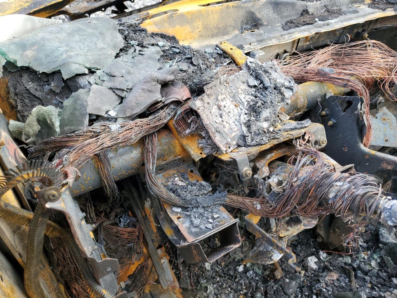 2008 Honda Pilot VIN 5FNYF185X8B001600 Copart auction photo, burn damage thumbnail 9