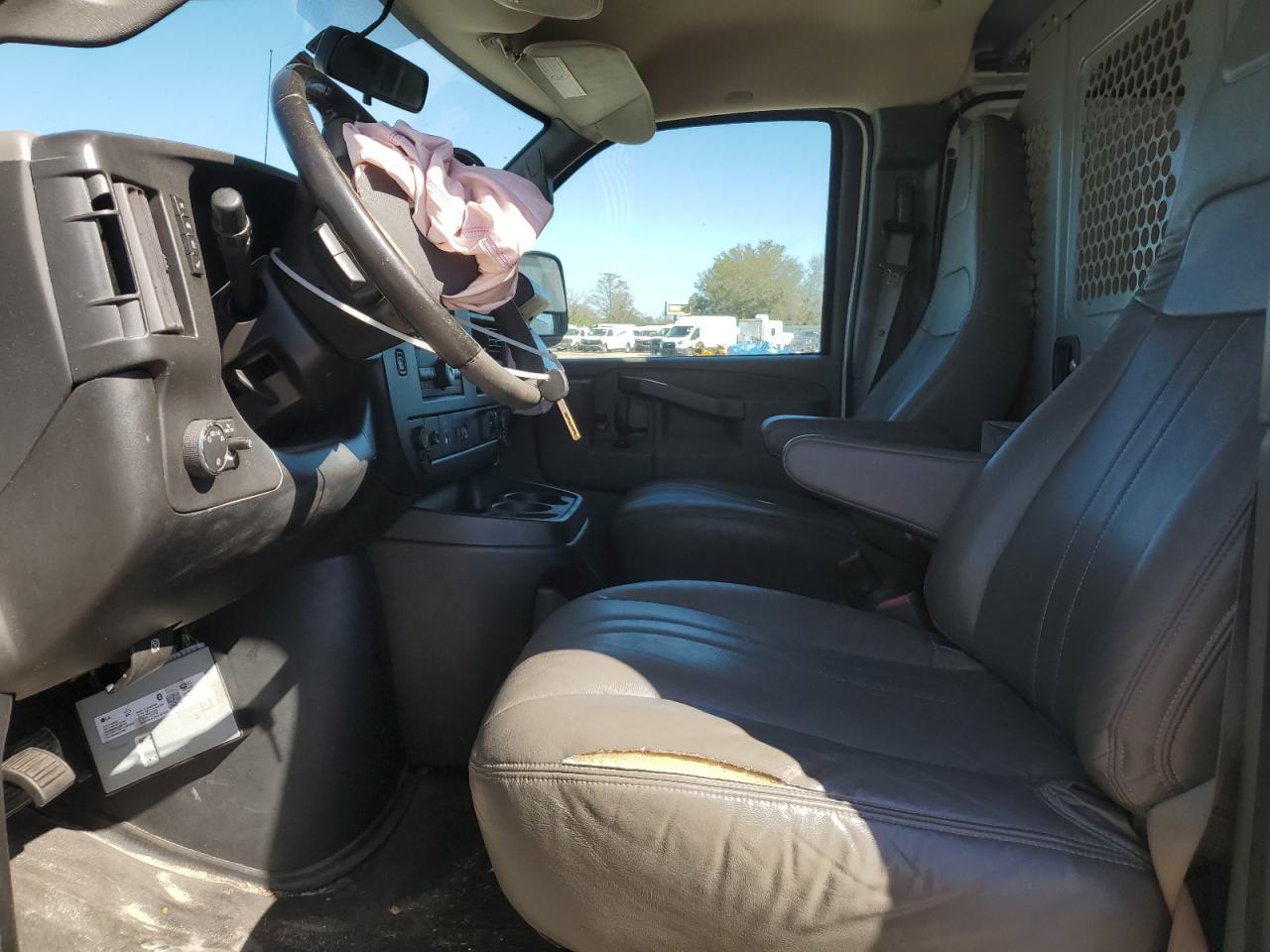 2018 Chevrolet Express VIN 1GCWGAFG0J1333035 Copart auction photo, front end / side damage thumbnail 7