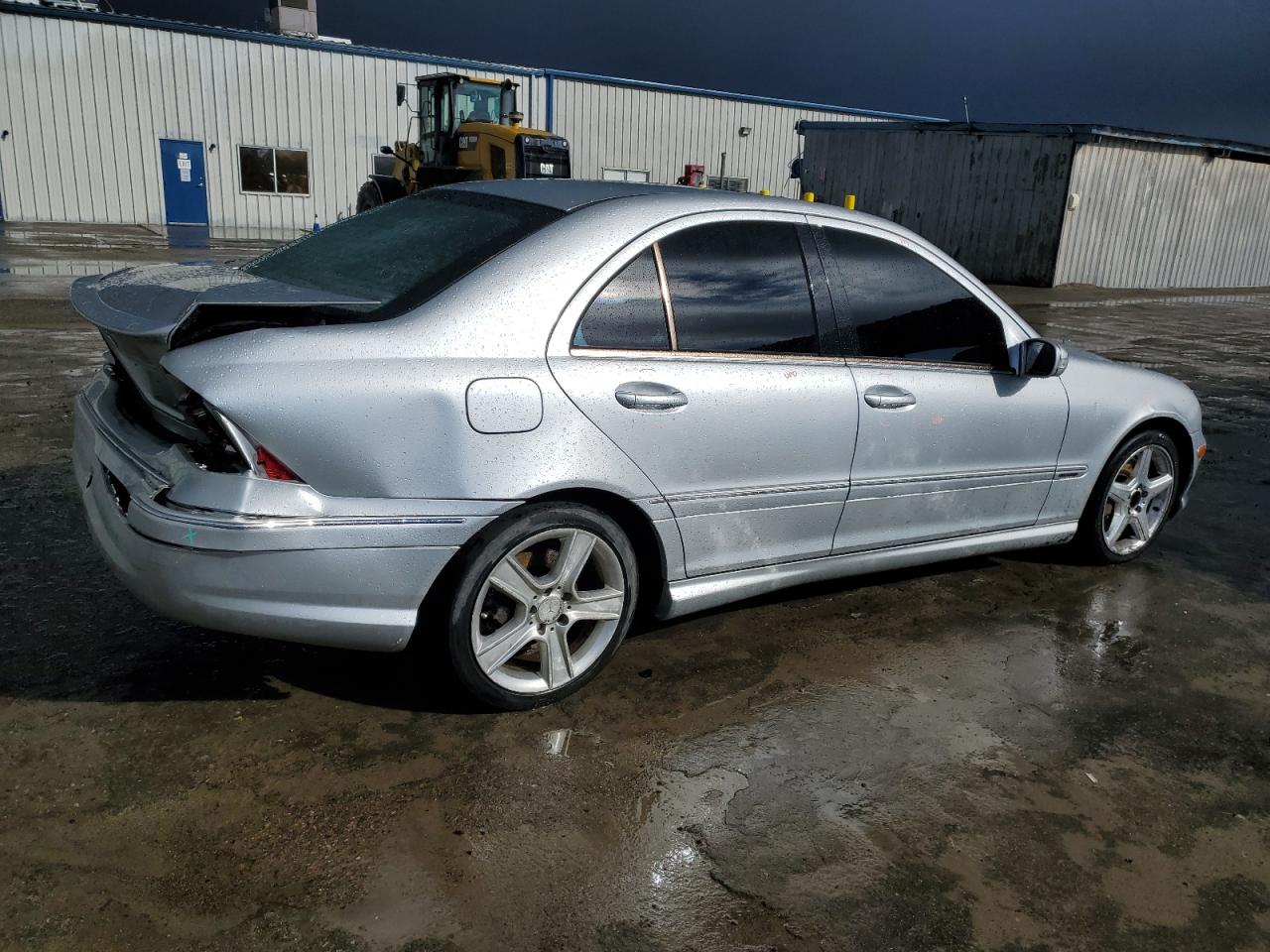 2007 Mercedes-Benz C-klasse VIN WDBRF52H37A926207 Copart auction photo, rear end / front end damage thumbnail 3