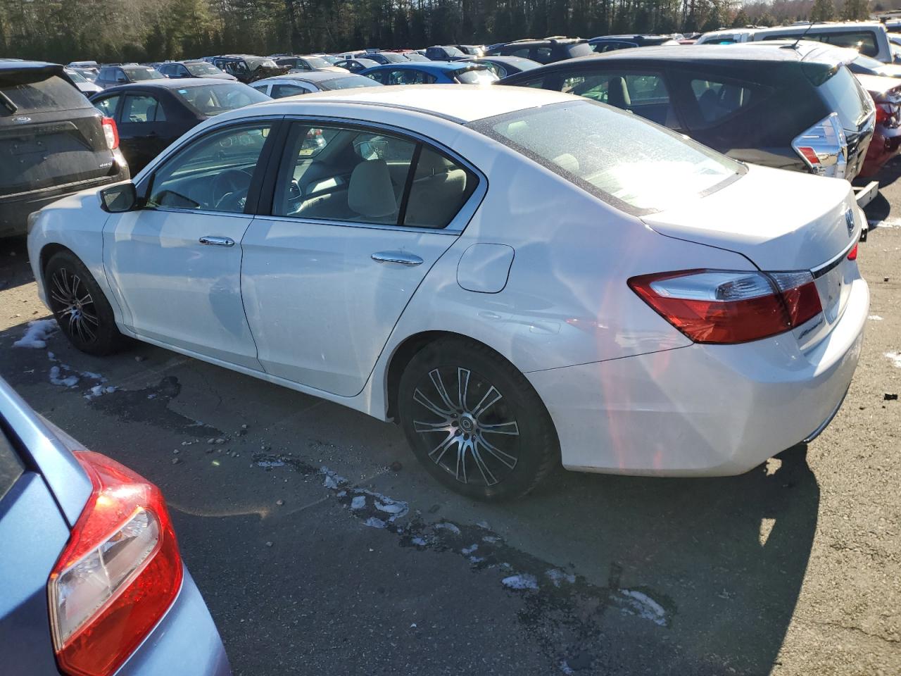 2013 Honda Accord VIN 1HGCR2F33DA201845 Copart auction photo, rear end / minor dent/scratches damage thumbnail 2