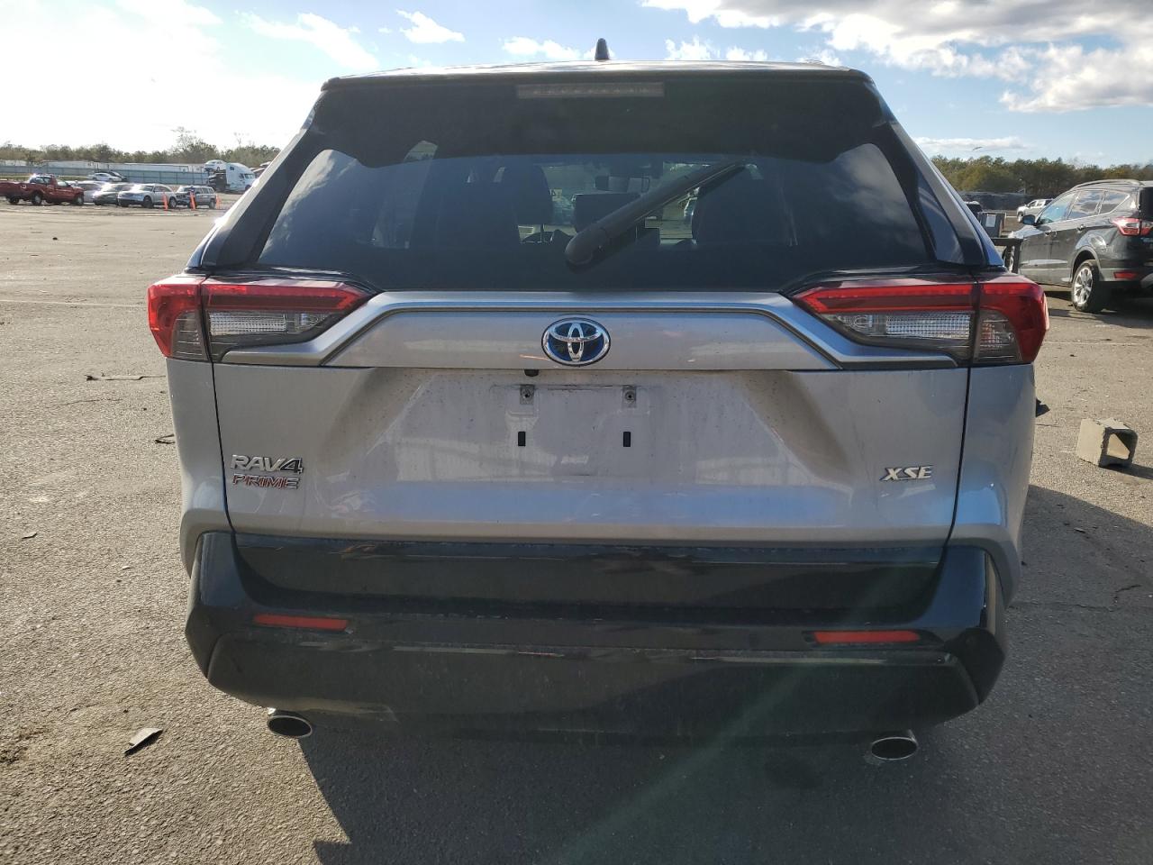 2021 Toyota RAV 4 VIN JTMFB3FV2MD015932 Copart auction photo, side / front end damage thumbnail 6