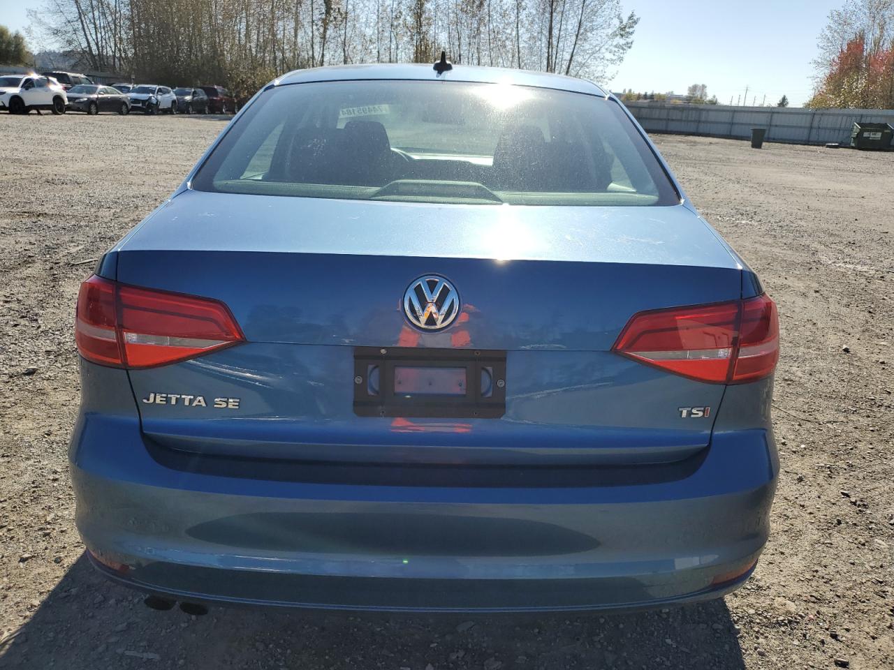2015 Volkswagen Jetta VIN 3VWD17AJ7FM286592 Copart auction photo, front end / side damage thumbnail 6