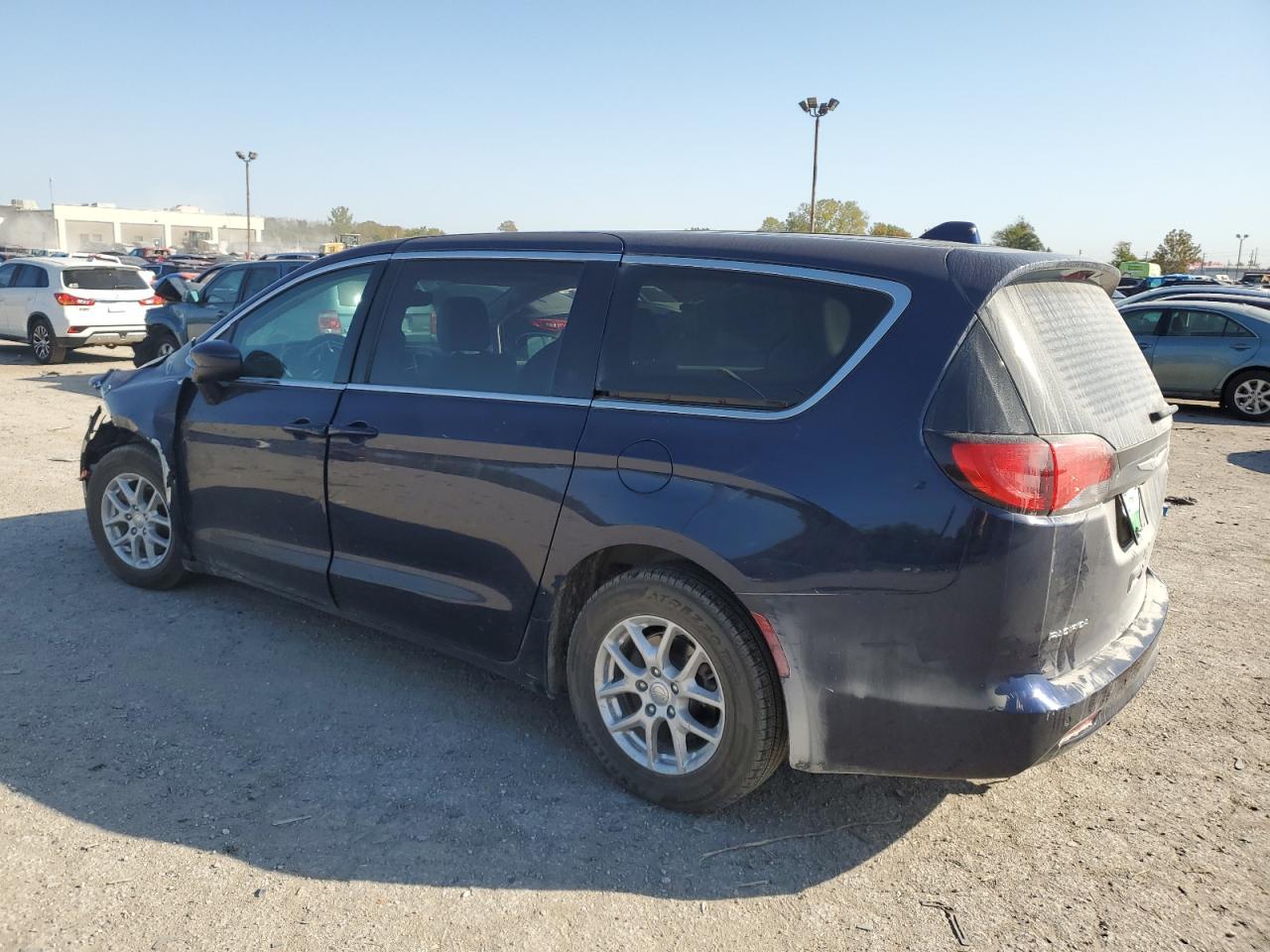 2017 Chrysler Pacifica VIN 2C4RC1DG9HR519223 Copart auction photo, front end / minor dent/scratches damage thumbnail 2