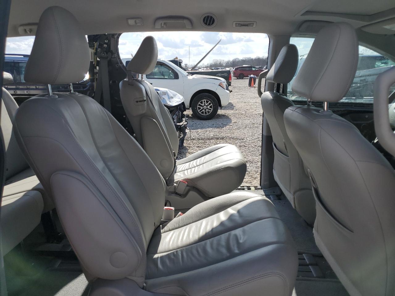 2014 Toyota Sienna VIN 5TDYK3DCXES520696 Copart auction photo, side / minor dent/scratches damage thumbnail 11