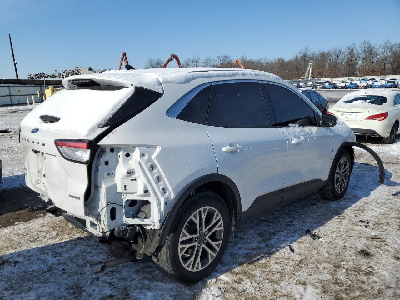 2022 Ford Escape VIN 1FMCU9H66NUA13619 Copart auction photo, front end / rear end damage thumbnail 3