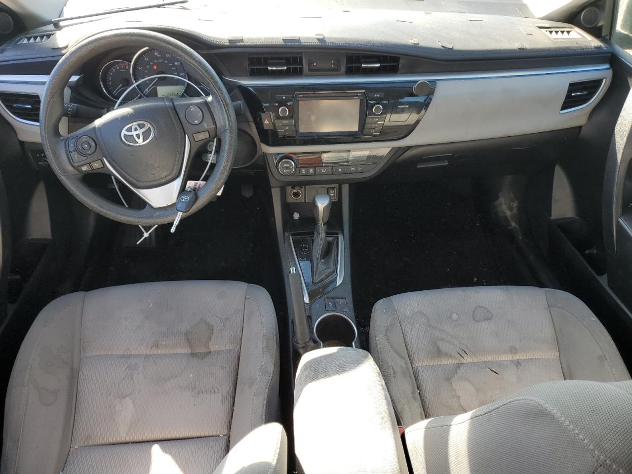 2015 Toyota Corolla VIN 5YFBURHEXFP261944 Copart auction photo, front end / side damage thumbnail 8