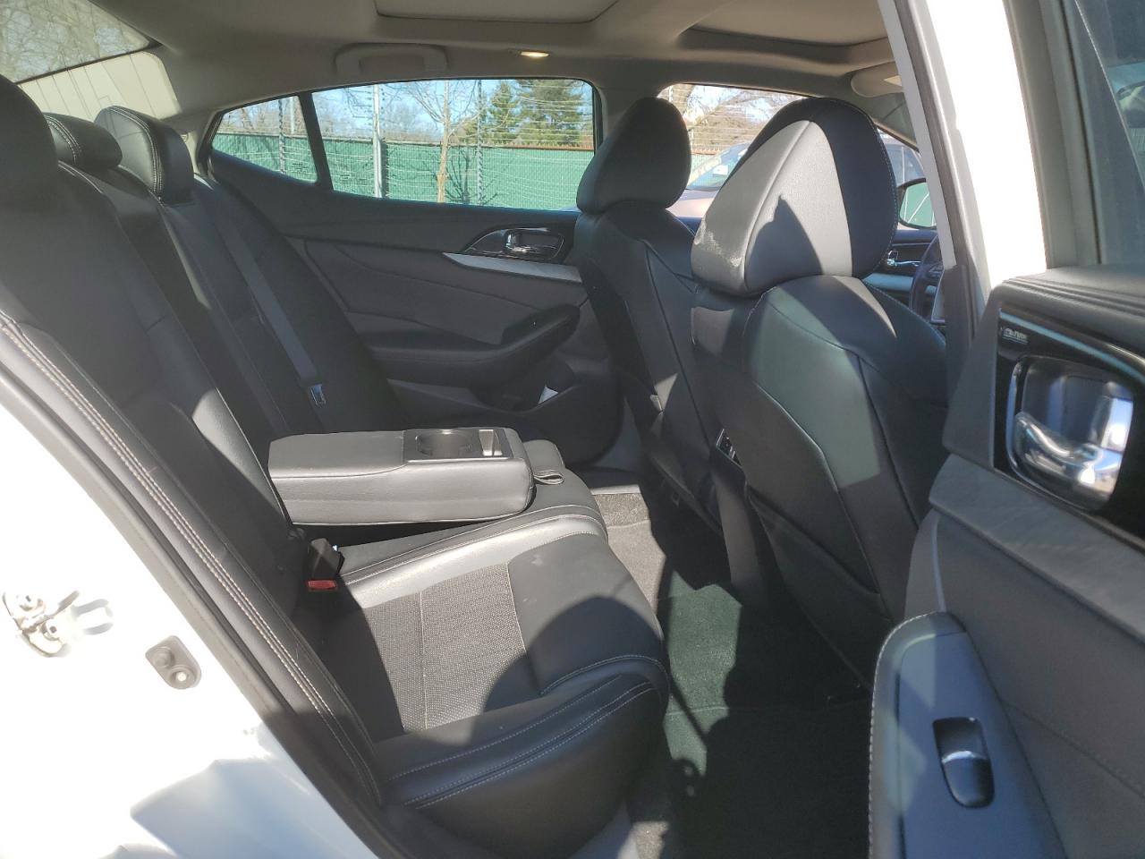 2017 Nissan Maxima VIN 1N4AA6AP1HC372110 Copart auction photo, front end / minor dent/scratches damage thumbnail 10