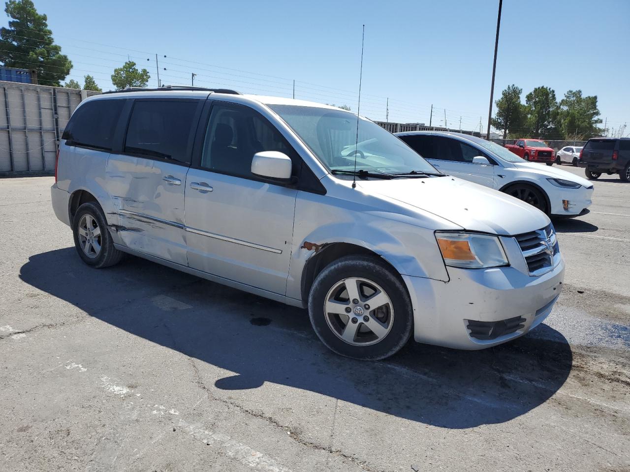 2010 Dodge Caravan VIN 2D4RN5D14AR118801 Copart auction photo, side / front end damage thumbnail 4