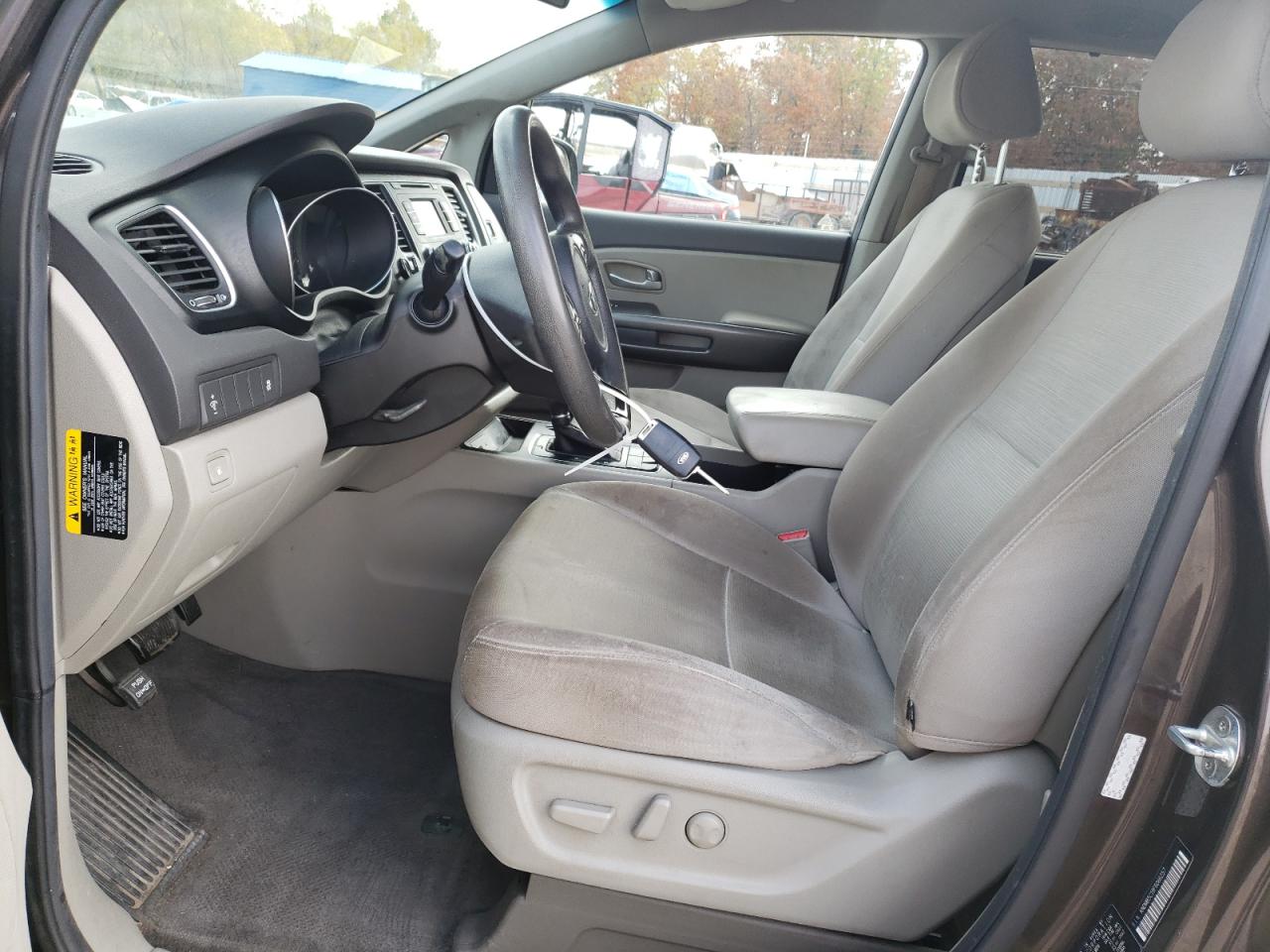 2015 KIA Sedona VIN KNDMB5C19F6066257 Copart auction photo, rear end / minor dent/scratches damage thumbnail 7