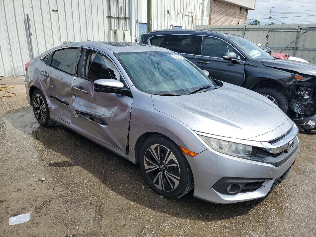 2017 Honda Civic VIN 19XFC1F78HE009320 Copart auction photo, side damage thumbnail 4