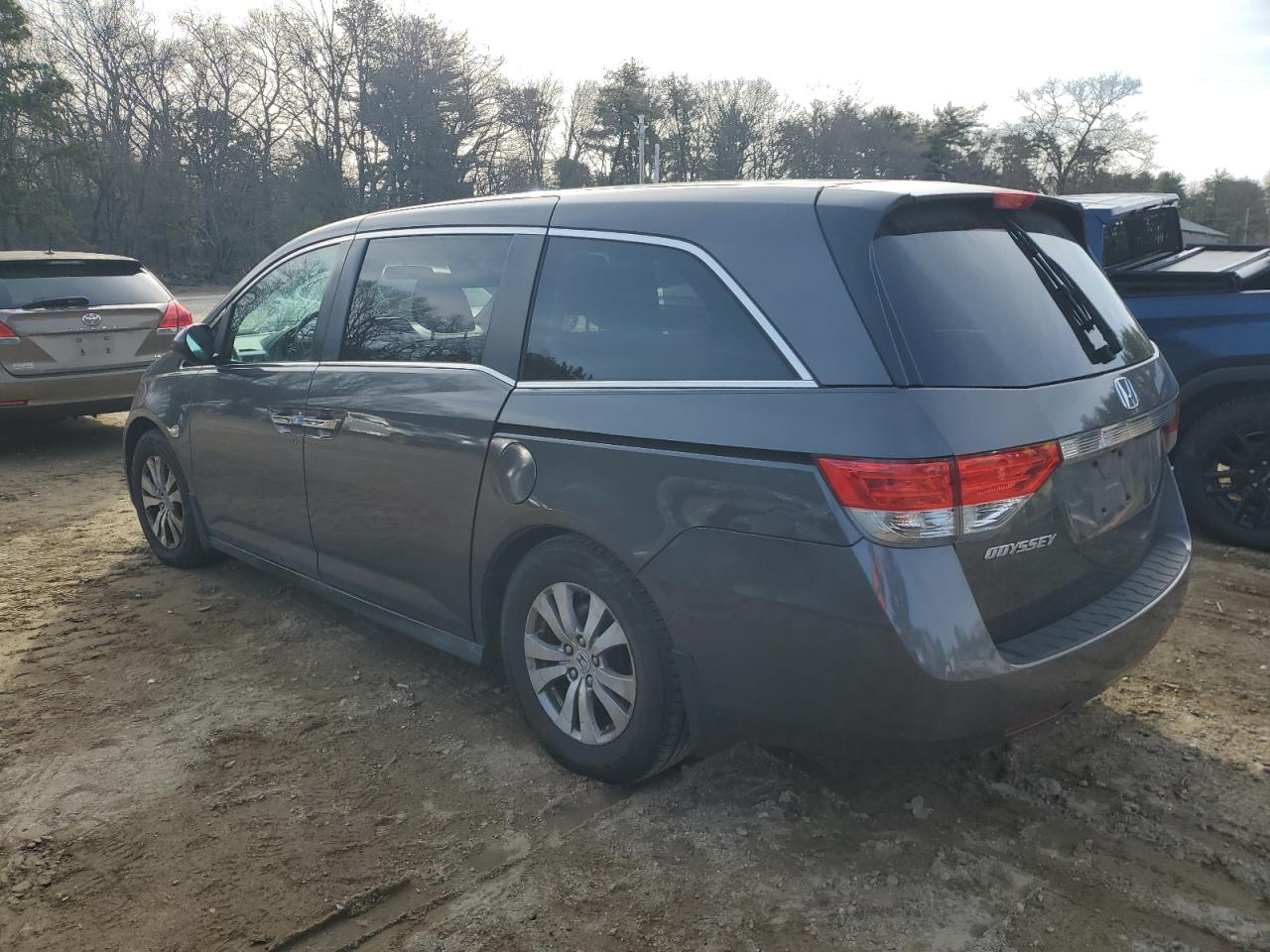 2015 Honda Odyssey VIN 5FNRL5H43FB052851 Copart auction photo, undercarriage / minor dent/scratches damage thumbnail 2