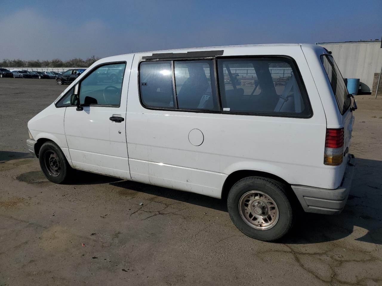 1995 Ford Aerostar VIN 1FMCA11U9SZA99994 Copart auction photo, rear end damage thumbnail 2