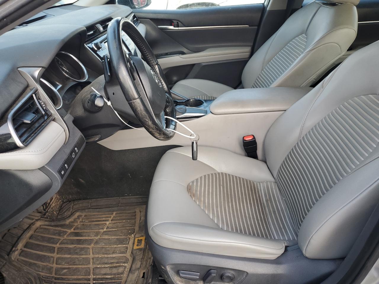2020 Toyota Camry VIN 4T1G11AK0LU358824 Copart auction photo, front end / minor dent/scratches damage thumbnail 7