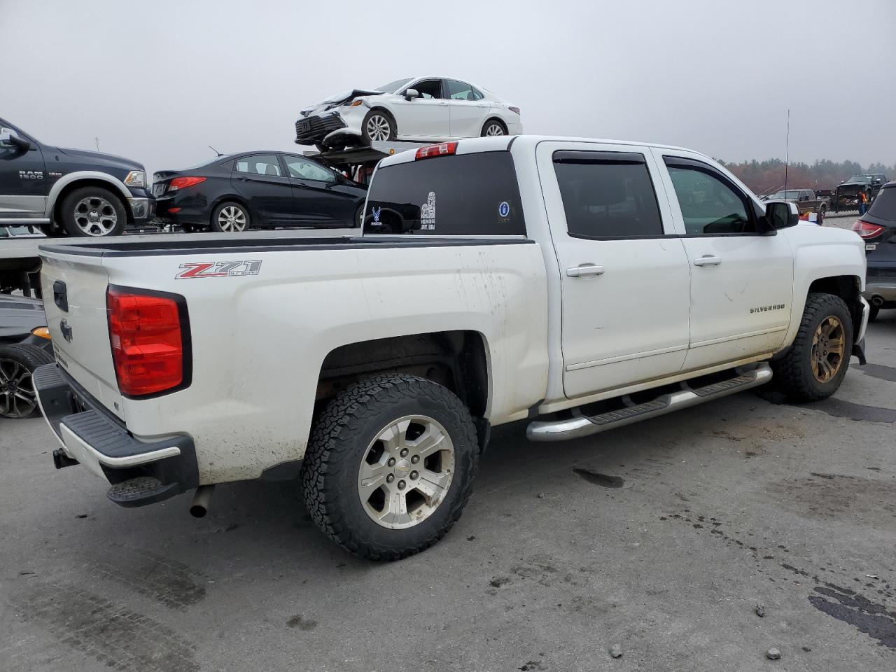 2016 Chevrolet Silverado VIN 3GCUKREC1GG175222 Copart auction photo, front end / side damage thumbnail 3
