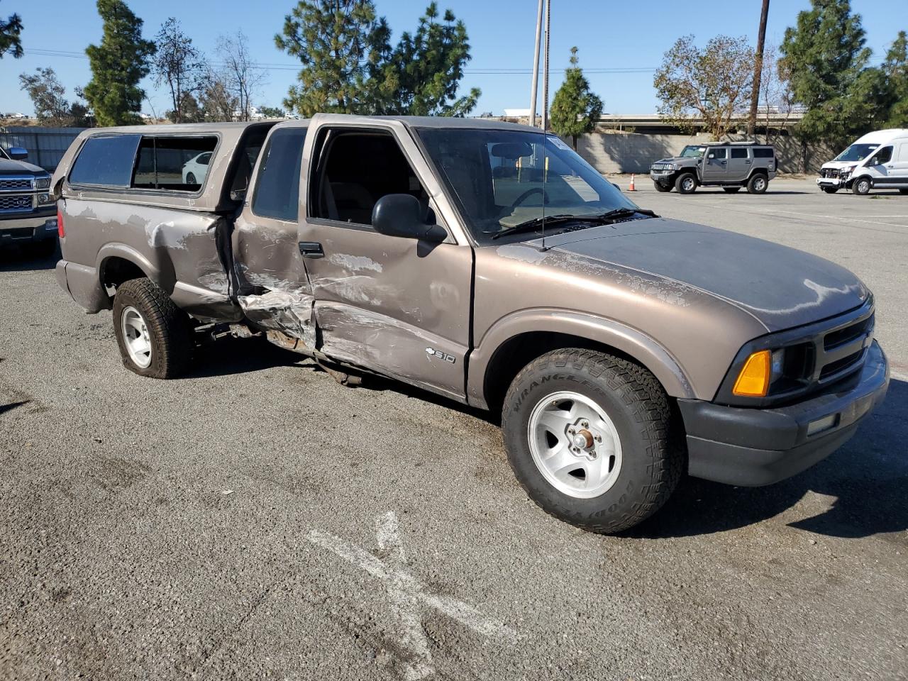 1997 Chevrolet S-10 Pickup VIN 1GCCS19X5VK249371 Copart auction photo, all over / undercarriage damage thumbnail 4