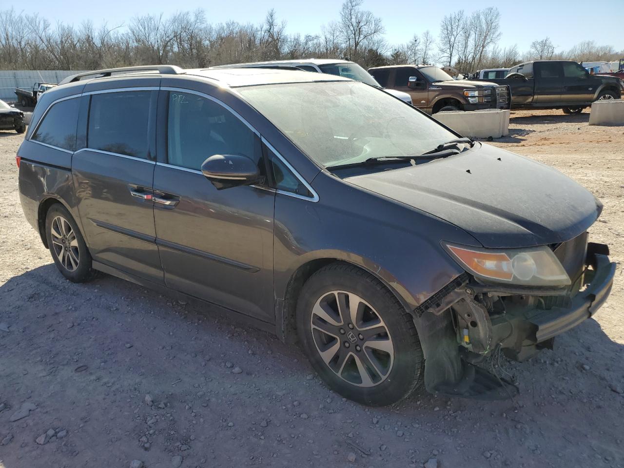 2015 Honda Odyssey VIN 5FNRL5H92FB097968 Copart auction photo, front end / minor dent/scratches damage thumbnail 4
