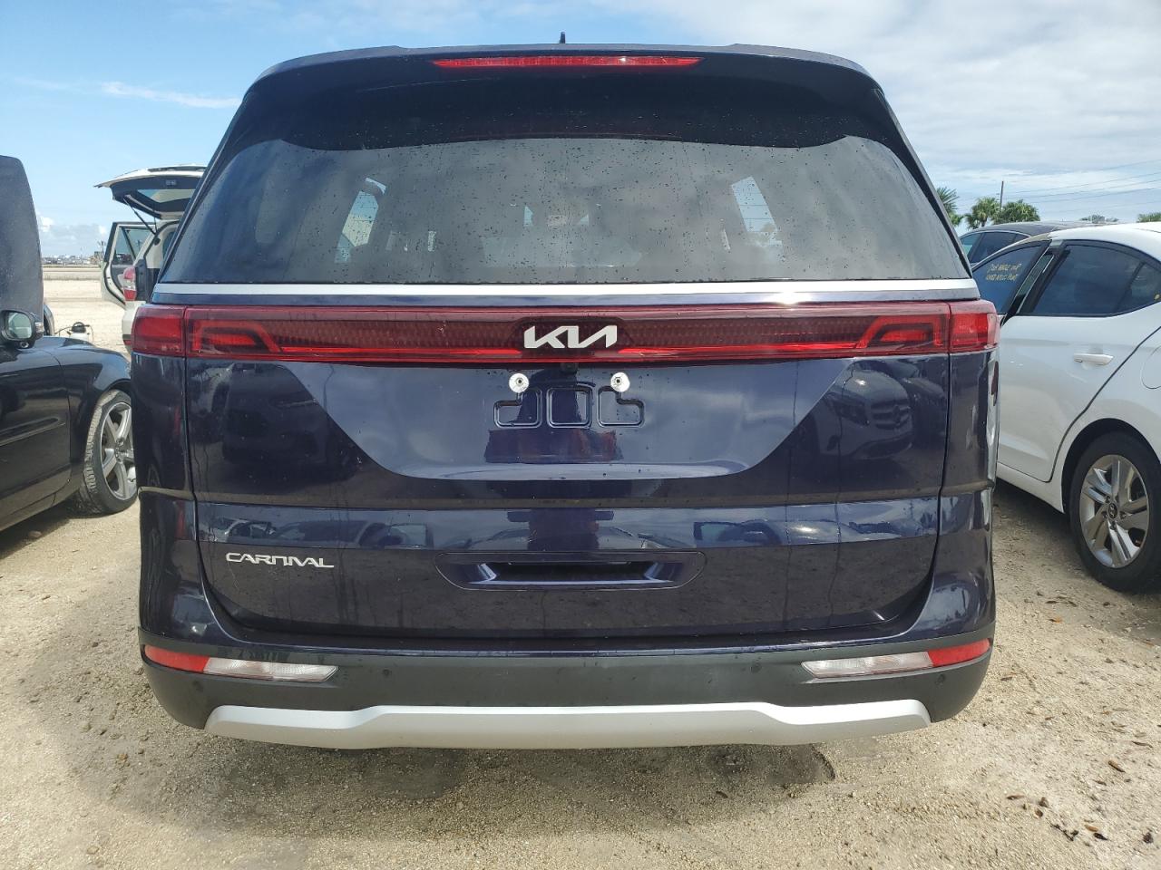 2024 KIA Carnival VIN KNDNB4H32R6381026 Copart auction photo, water/flood damage thumbnail 6