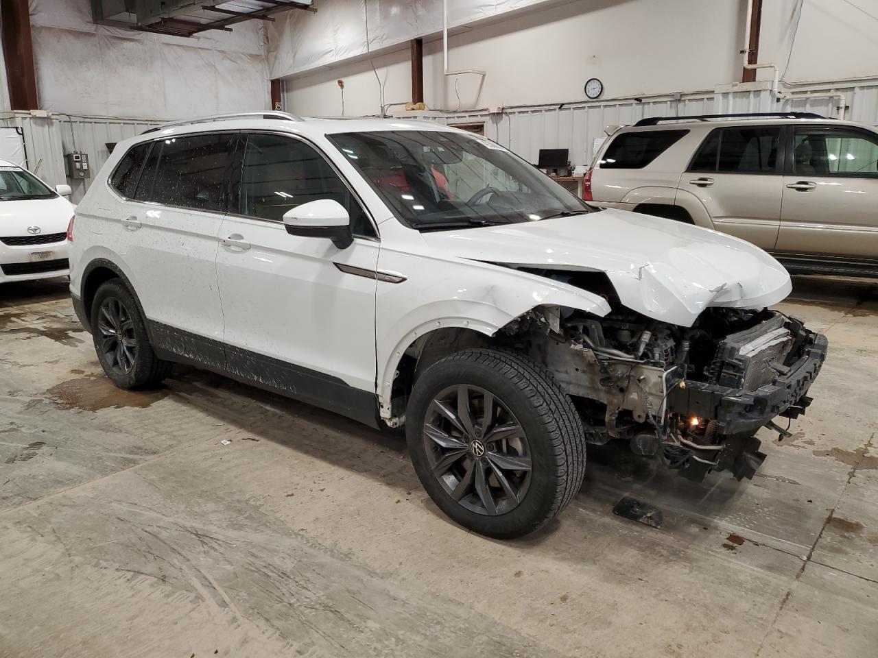 2024 Volkswagen Tiguan VIN 3VVMB7AX2RM016020 Copart auction photo, front end damage thumbnail 4