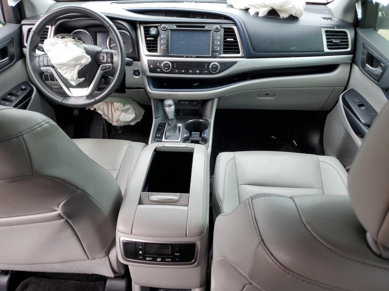 2019 Toyota Highlander VIN 5TDKZRFH2KS296218 Copart auction photo, front end damage thumbnail 8