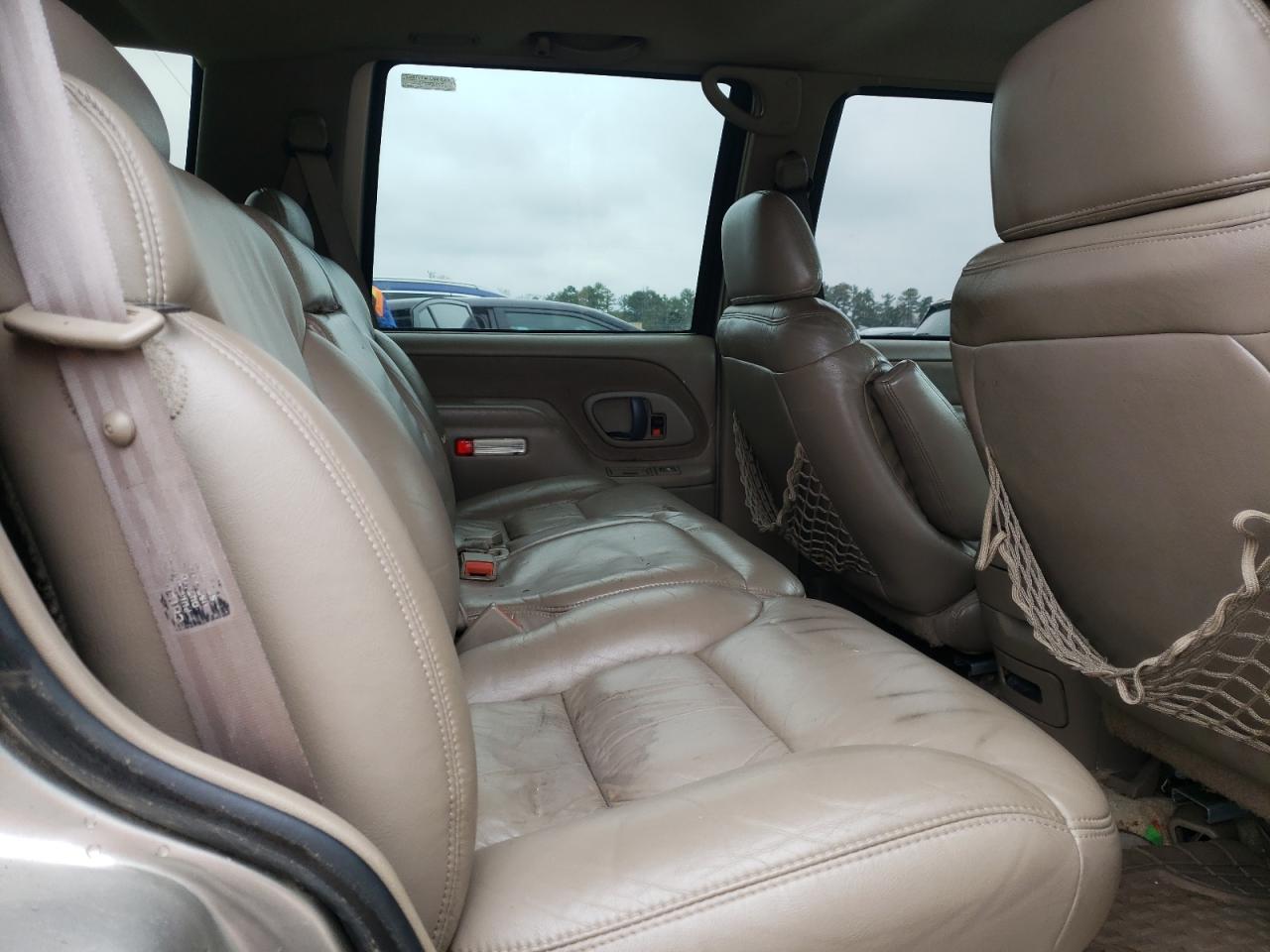 1999 Chevrolet Tahoe VIN 1GNEK13R8XJ397792 Copart auction photo, front end damage thumbnail 11