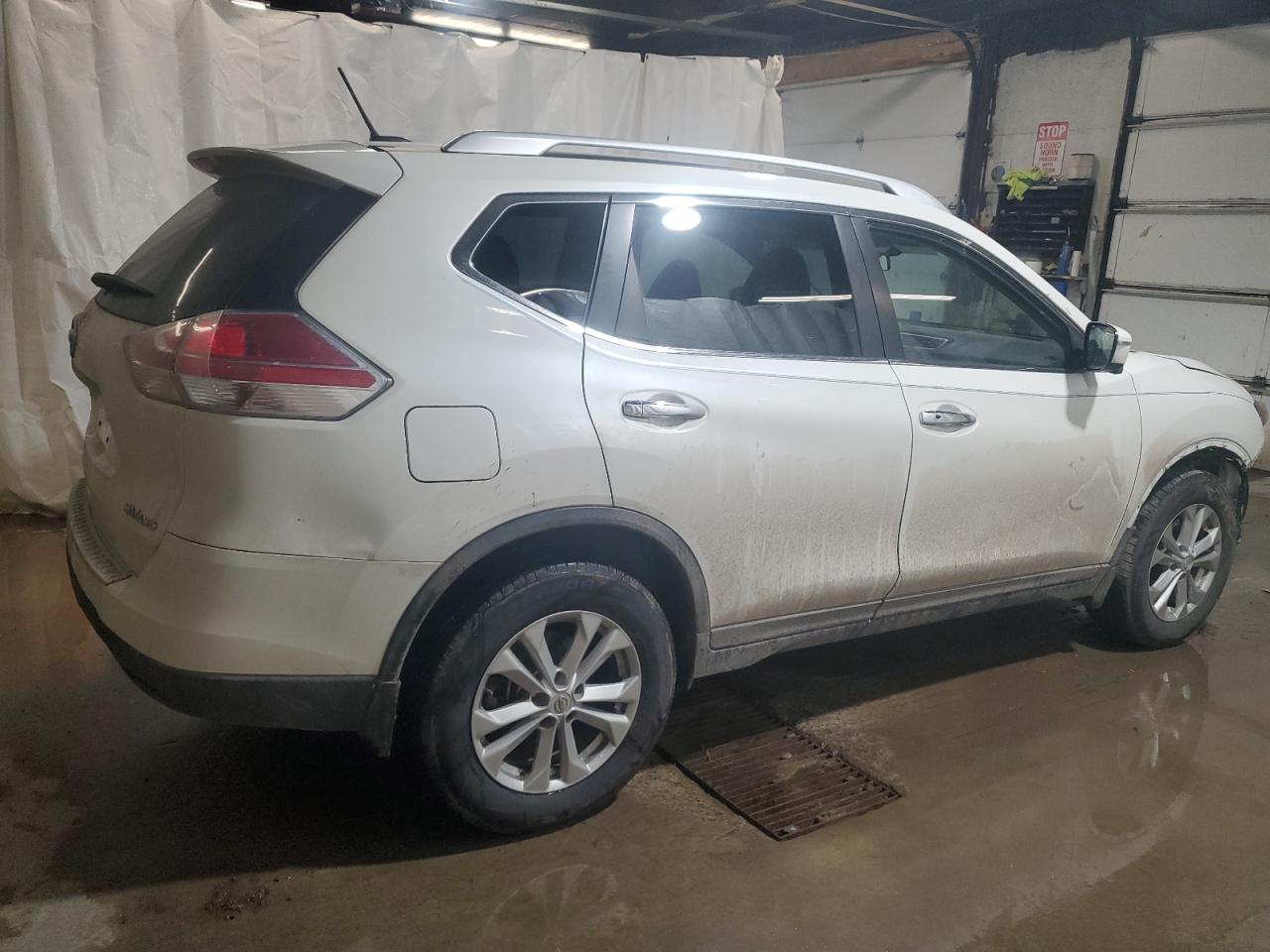 2016 Nissan Rogue VIN KNMAT2MV8GP605849 Copart auction photo, front end damage thumbnail 3
