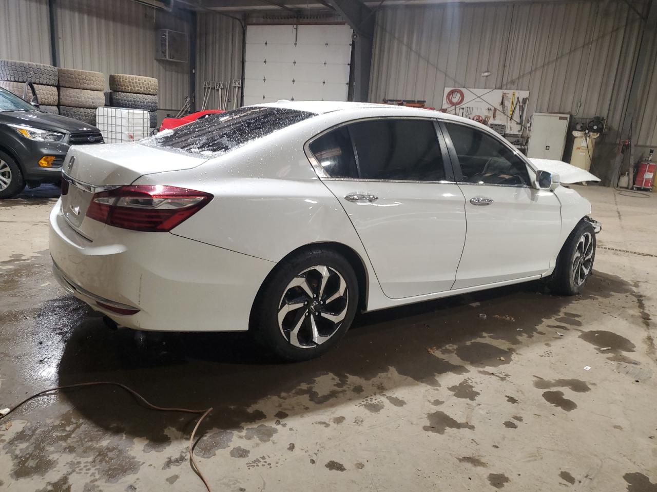 2017 Honda Accord VIN 1HGCR2F8XHA037737 Copart auction photo, front end damage thumbnail 3