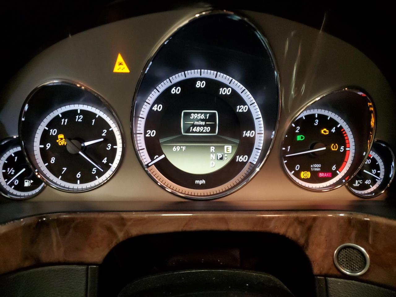 2011 Mercedes-Benz E-klasse VIN WDDHF2EB9BA501141 Copart auction photo, front end damage thumbnail 9
