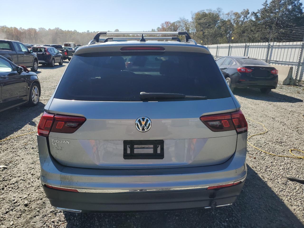 2020 Volkswagen Tiguan VIN 3VV3B7AX9LM027910 Copart auction photo, all over damage thumbnail 6