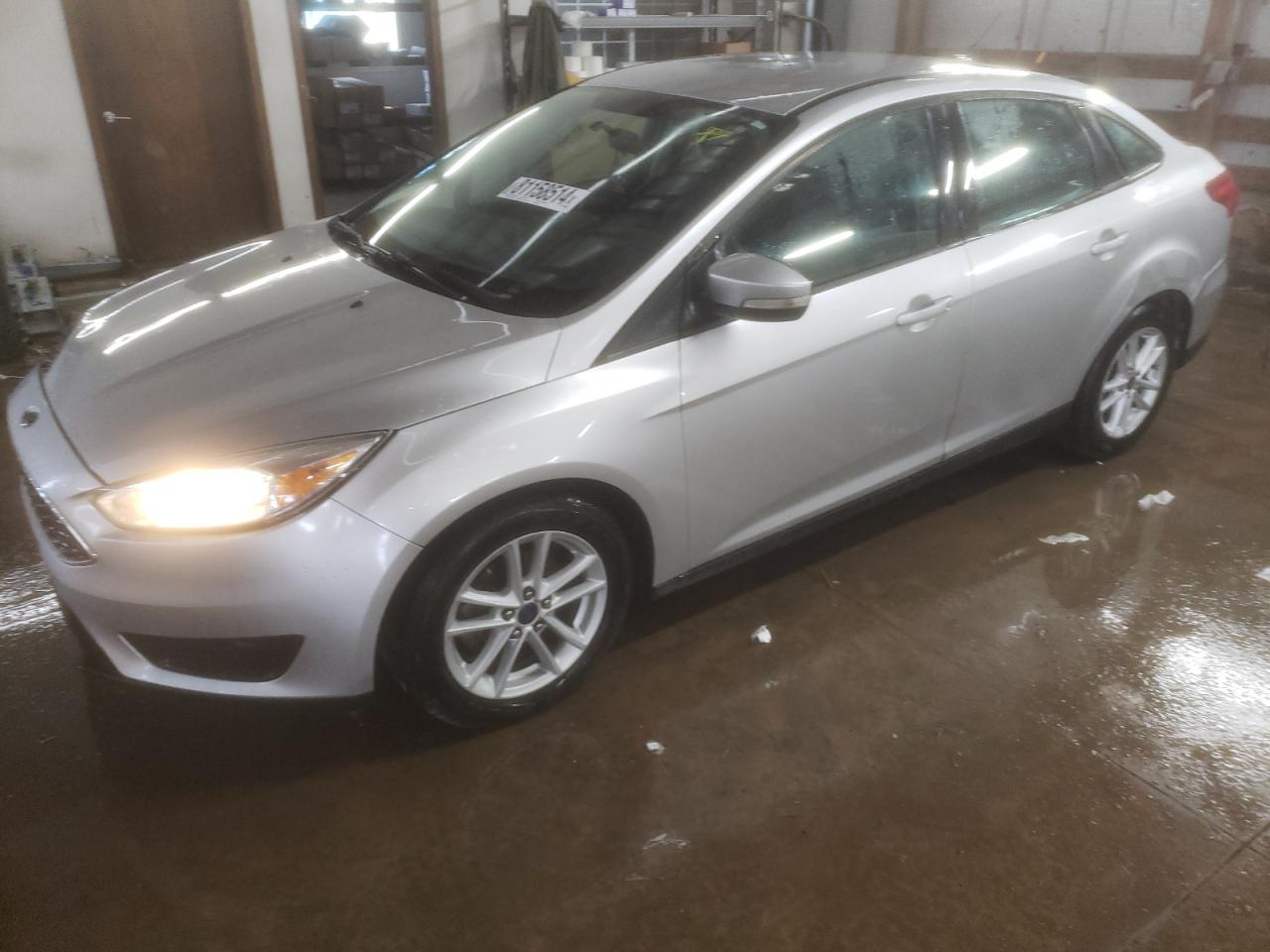 2016 Ford Focus VIN 1FADP3F21GL377555