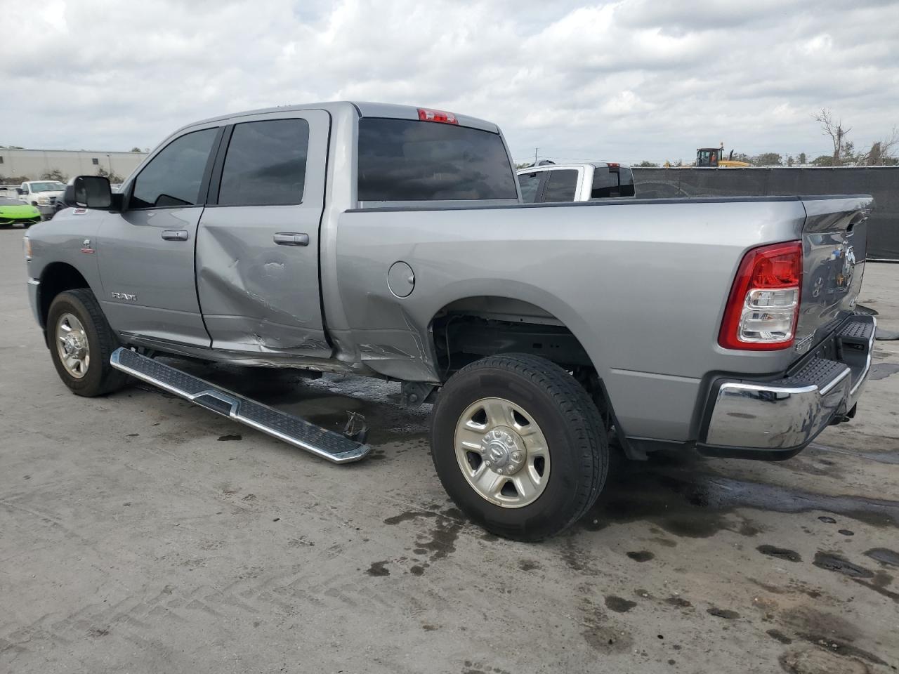 2022 RAM 2500 VIN 3C6UR5DL9NG365411 Copart auction photo, side / rear end damage thumbnail 2