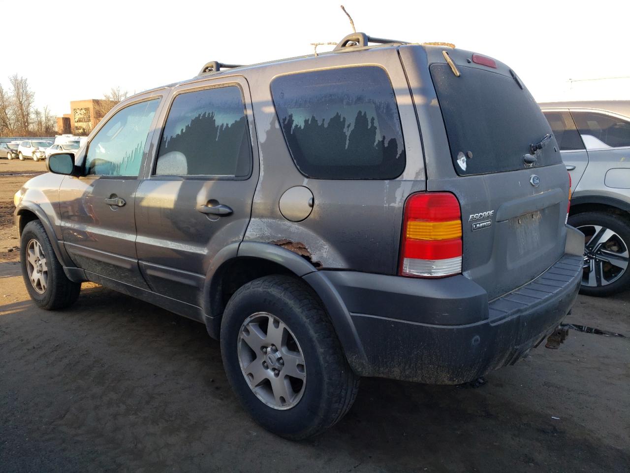 2005 Ford Escape VIN 1FMYU941X5KA23114 Copart auction photo, mechanical / minor dent/scratches damage thumbnail 2