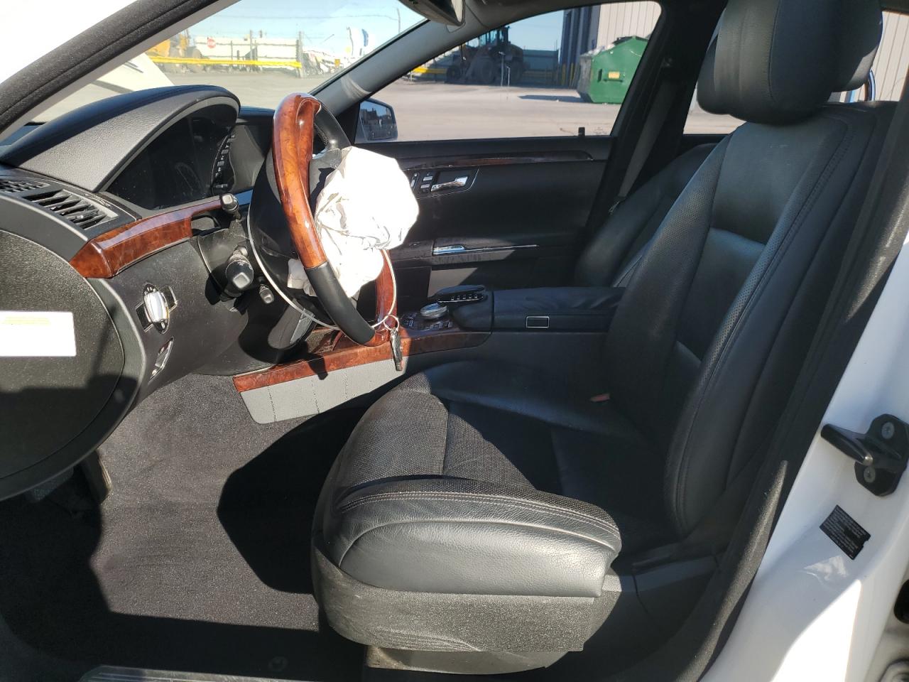 2010 Mercedes-Benz S-klasse VIN WDDNG8GBXAA316322 Copart auction photo, front end / minor dent/scratches damage thumbnail 7