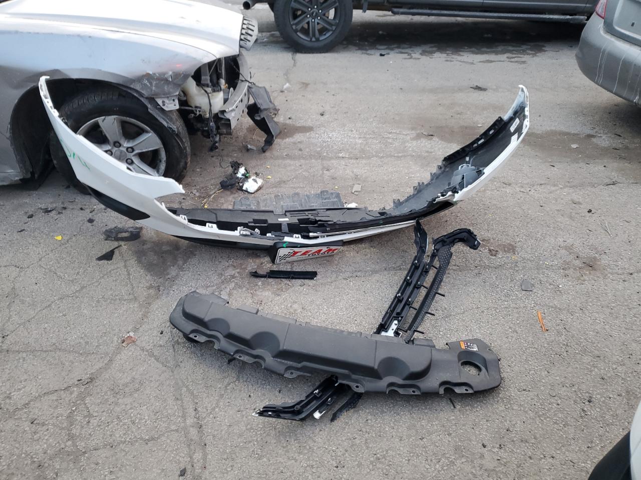 2019 Chevrolet Traverse VIN 1GNERFKW3KJ300944 Copart auction photo, front end damage thumbnail 13