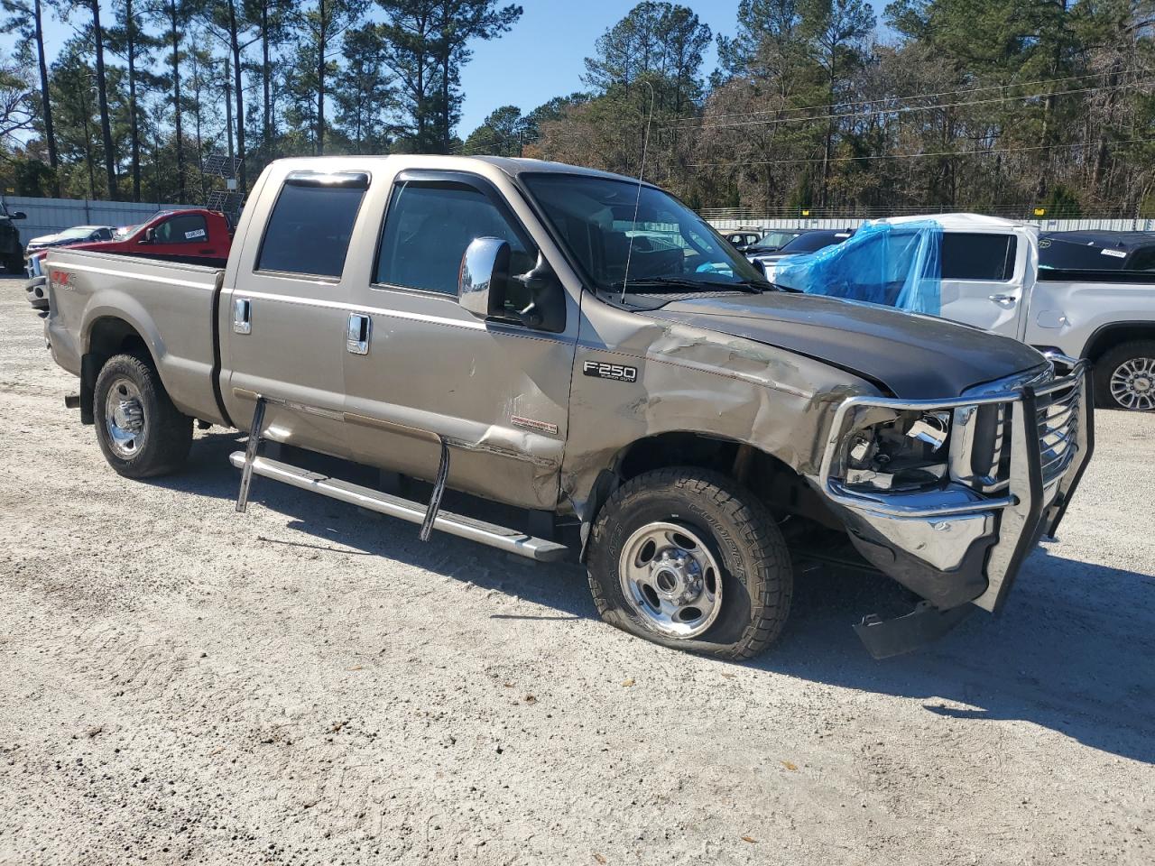 2004 Ford F250 VIN 1FTNW21P84EC46623 Copart auction photo, front end / rear end damage thumbnail 4