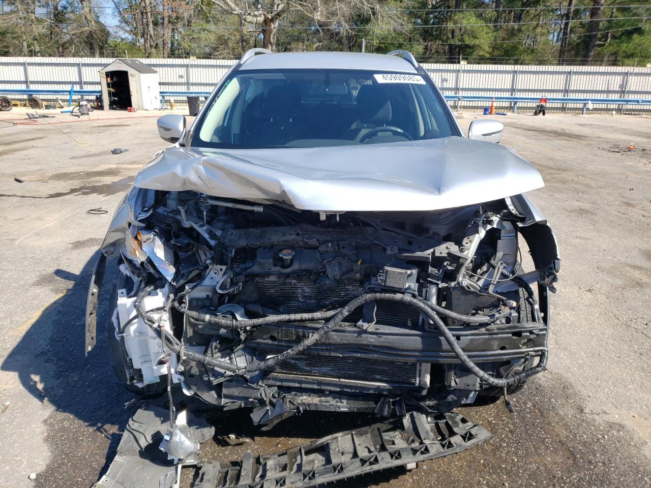2017 Nissan Rogue VIN JN8AT2MT4HW151805 Copart auction photo, front end damage thumbnail 5