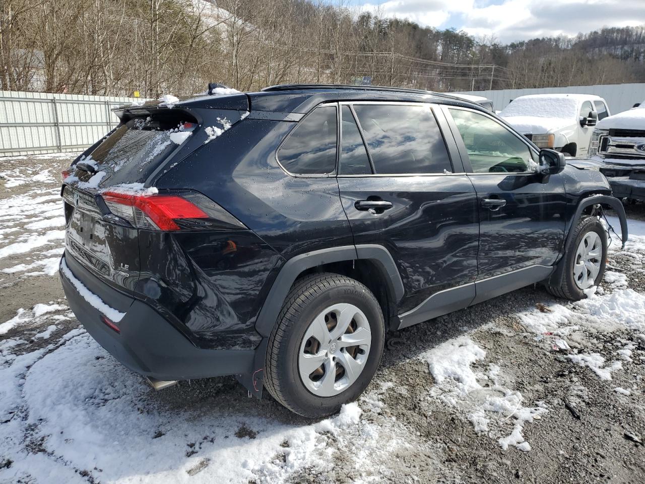 2019 Toyota RAV 4 VIN JTMF1RFVXKJ009512 Copart auction photo, front end damage thumbnail 3