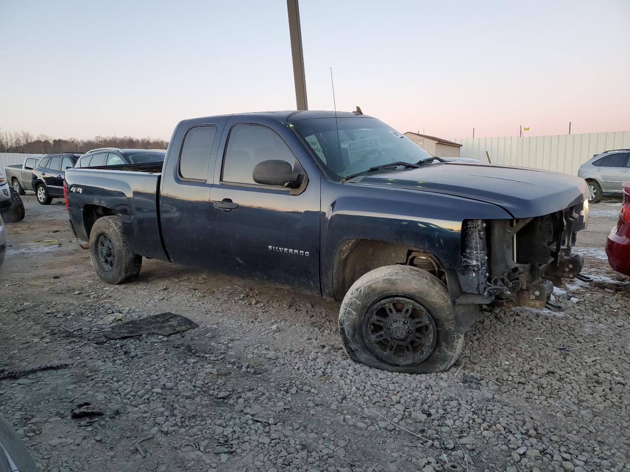 2010 Chevrolet Silverado VIN 1GCSKREA1AZ251583 Copart auction photo, front end damage thumbnail 4