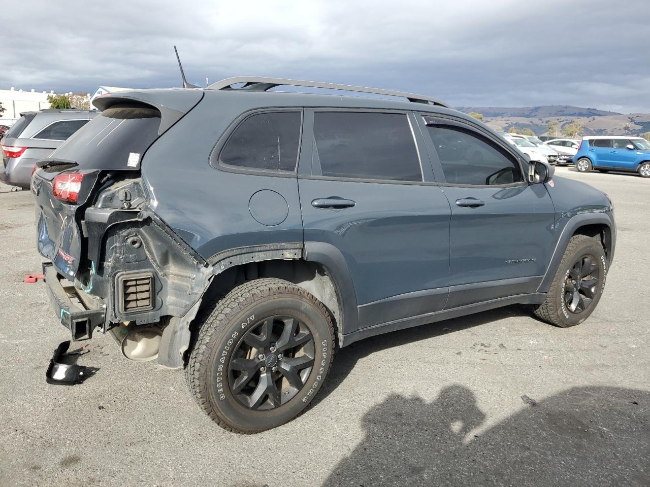 2017 Jeep Cherokee VIN 1C4PJMBB1HW538426 Copart auction photo, rear end / side damage thumbnail 3