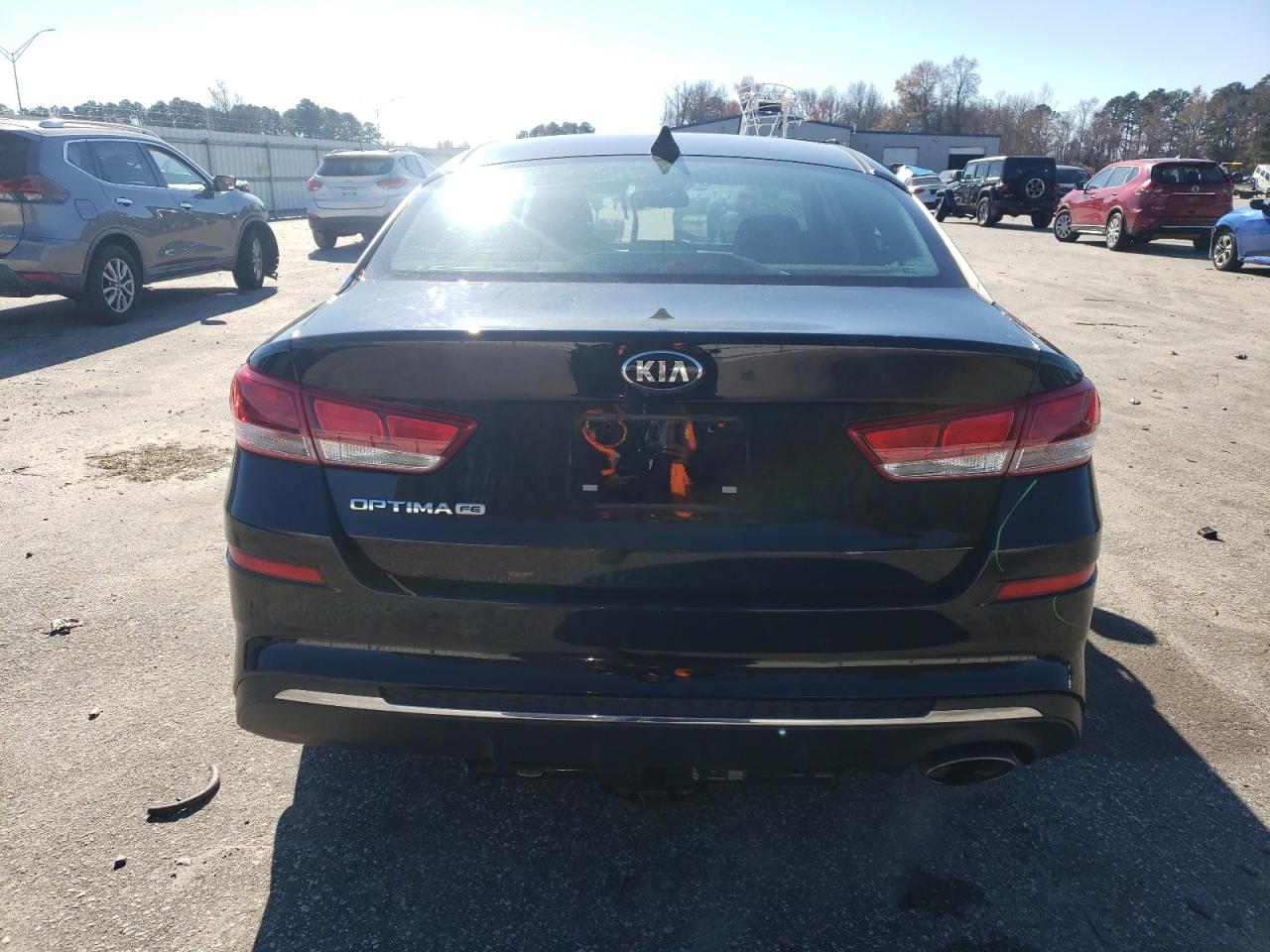 2020 KIA Optima VIN 5XXGT4L3XLG443715 Copart auction photo, vandalism / front end damage thumbnail 6