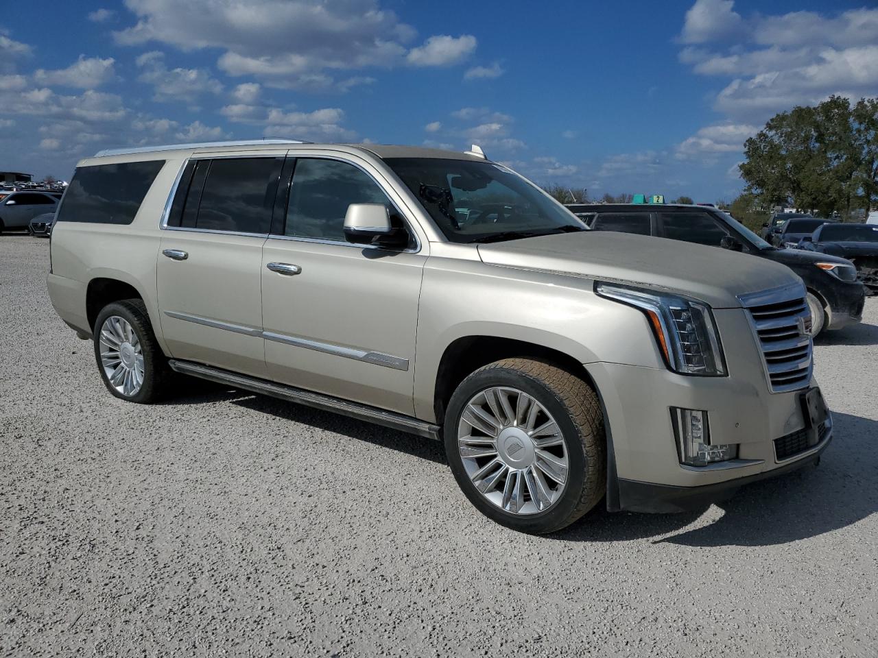 2015 Cadillac Escalade VIN 1GYS3UKJ1FR645266 Copart auction photo, front end / minor dent/scratches damage thumbnail 4