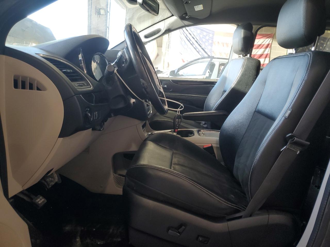 2020 Dodge Caravan VIN 2C4RDGCG2LR154314 Copart auction photo, front end / side damage thumbnail 7