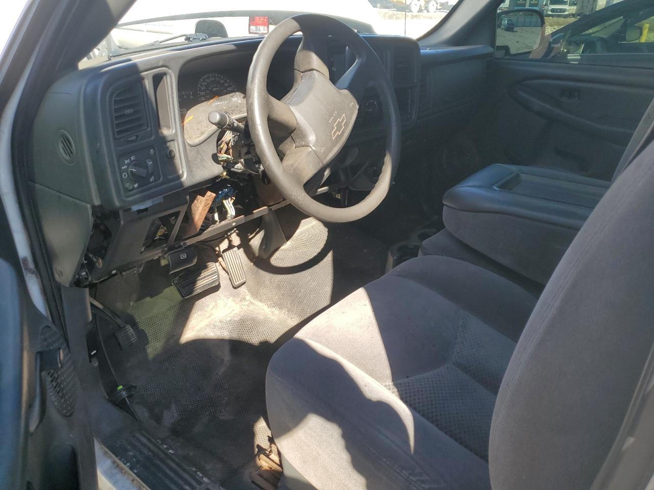 2007 Chevrolet Silverado VIN 1GCEC14XX7Z182807 Copart auction photo, front end damage thumbnail 8