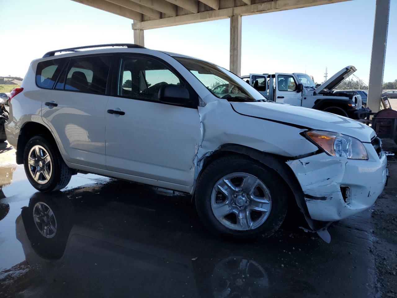 2011 Toyota RAV 4 VIN 2T3ZF4DV5BW090649 Copart auction photo, front end / minor dent/scratches damage thumbnail 4