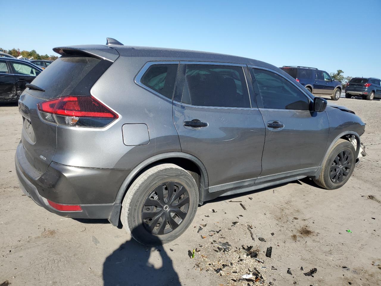 2018 Nissan Rogue VIN KNMAT2MV5JP542121 Copart auction photo, front end / minor dent/scratches damage thumbnail 3