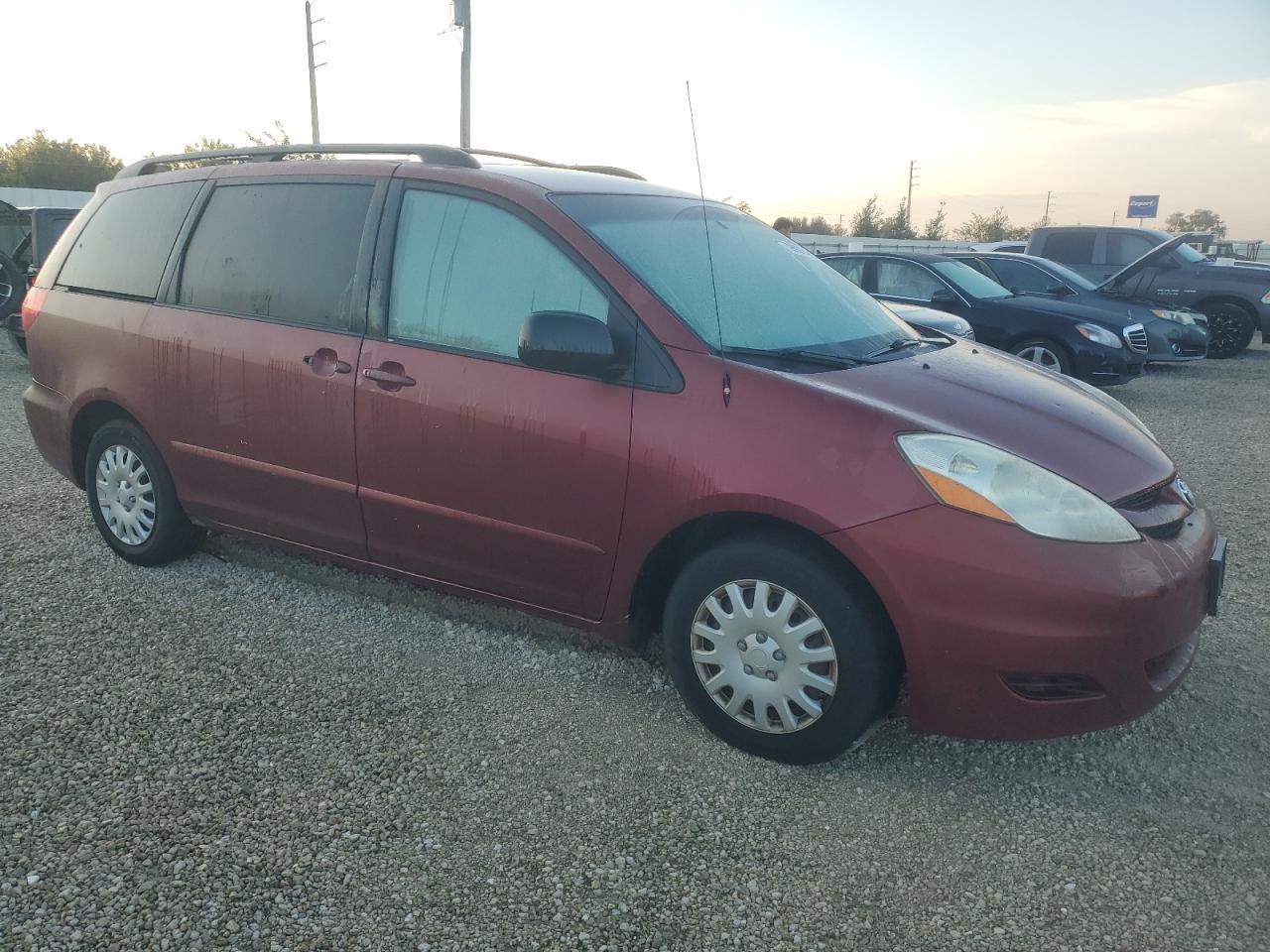 2007 Toyota Sienna VIN 5TDZK23CX7S022999 Copart auction photo, water/flood damage thumbnail 4