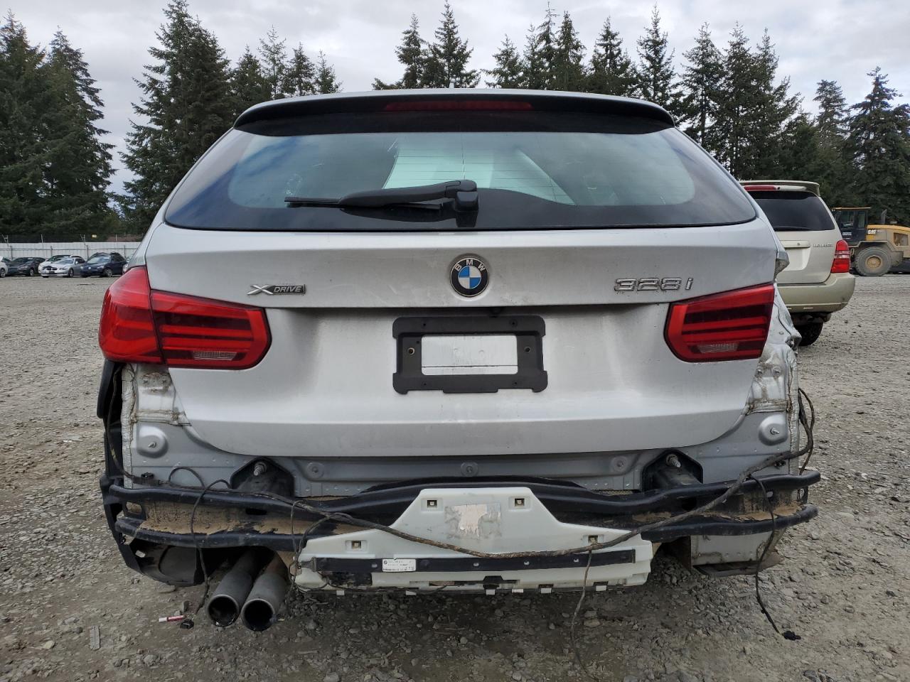 2016 BMW 3er VIN WBA8G5C51GK443224 Copart auction photo, rear end damage thumbnail 6