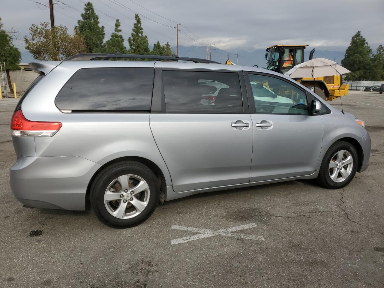 2011 Toyota Sienna VIN 5TDKK3DC9BS108254 Copart auction photo, side damage thumbnail 3