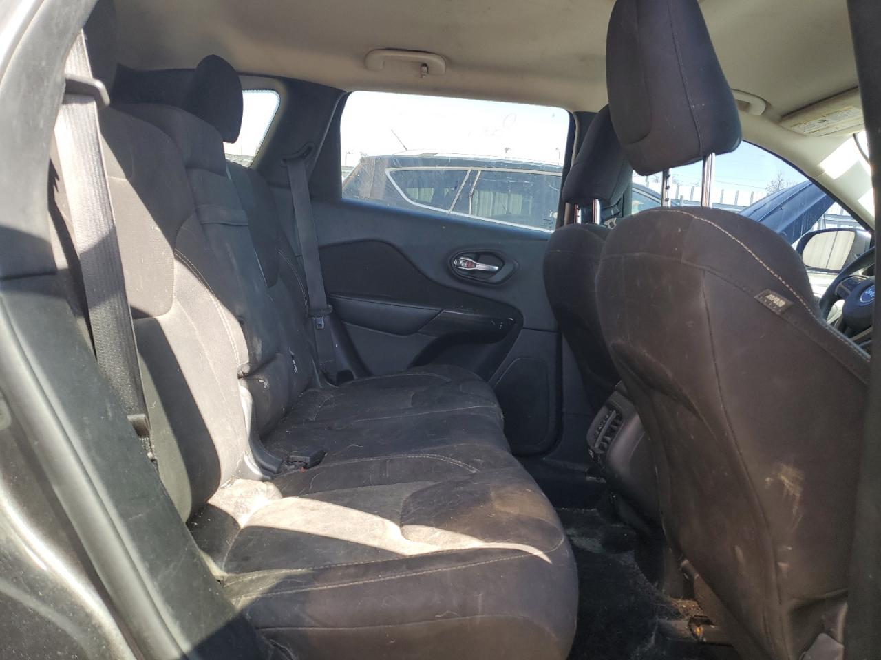2016 Jeep Grand Cherokee VIN 1C4PJLCB6GW164919 Copart auction photo, rear end / side damage thumbnail 11
